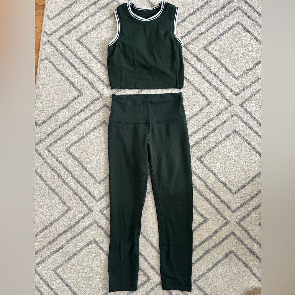 Lululemon Set - collegiate crop top size 4 & Wunder Train high rise 23” size 6